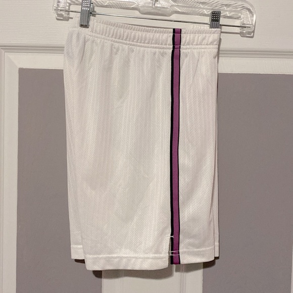 Reebok Athletic Shorts & Matching Reebok Tee Shirt - Picture 3 of 8